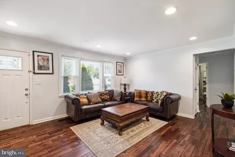 Entry Way - 7325 Oliver St, Lanham, MD 20706 photo 1 of 11