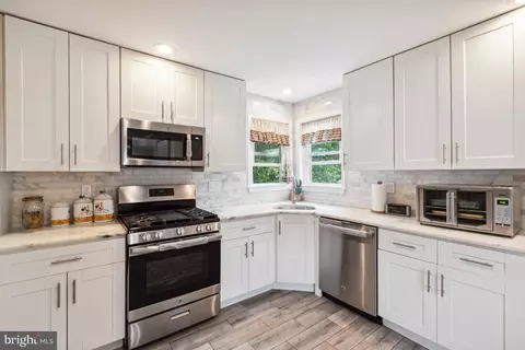 Kitchen - 7325 Oliver St, Lanham, MD 20706 photo 5 of 6