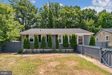 Exterior - 7325 Oliver St, Lanham, MD 20706 photo 4 of 9
