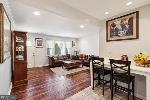 Entry Way - 7325 Oliver St, Lanham, MD 20706 photo 3 of 11
