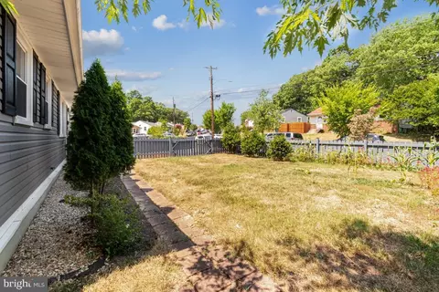 Exterior - 7325 Oliver St, Lanham, MD 20706 photo 6 of 9
