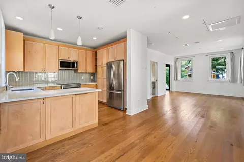 3208 Perry St, Mount Rainier, MD 20712 photo 9