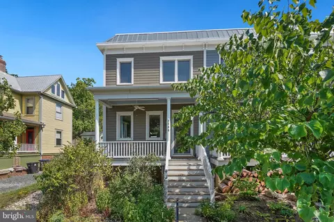 3208 Perry St, Mount Rainier, MD 20712 photo 2