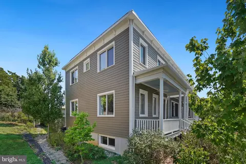 3208 Perry St, Mount Rainier, MD 20712