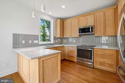 3208 Perry St, Mount Rainier, MD 20712 photo 11