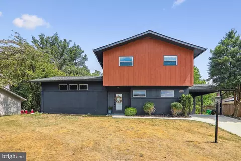 6706 Edgemere Dr, Temple Hills, MD 20748