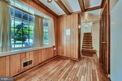 Entry Way - 6407 Forest Mill Ln, Laurel, MD 20707 photo 4 of 7