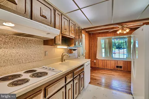 Kitchen - 6407 Forest Mill Ln, Laurel, MD 20707 photo 2 of 7