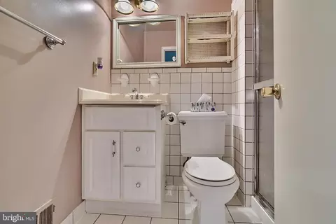 Bath - 6407 Forest Mill Ln, Laurel, MD 20707 photo 5 of 9