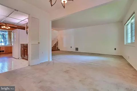 Living - 6407 Forest Mill Ln, Laurel, MD 20707 photo 4 of 8