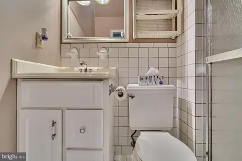 Bath - 6407 Forest Mill Ln, Laurel, MD 20707 photo 6 of 9