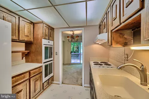 Kitchen - 6407 Forest Mill Ln, Laurel, MD 20707 photo 5 of 7