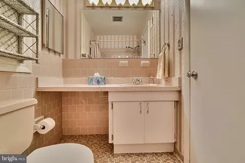 Bath - 6407 Forest Mill Ln, Laurel, MD 20707 photo 4 of 9