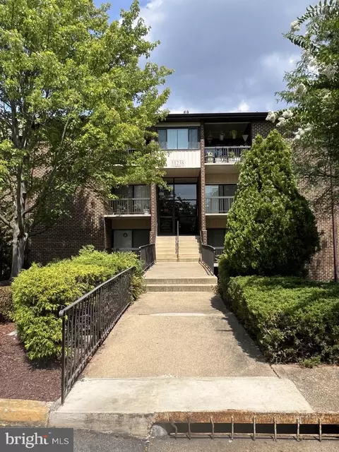 11238 Cherry Hill Rd #302, Beltsville, MD 20705