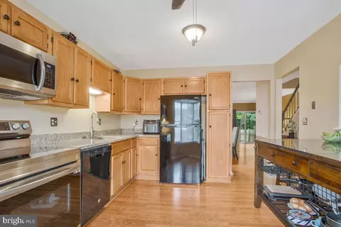13021 Silver Maple Ct, Bowie, MD 20715 photo 10