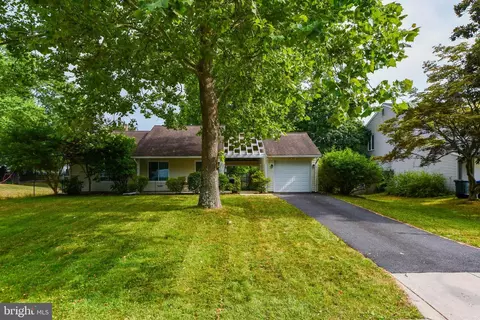 15923 Paisley Ln, Bowie, MD 20716
