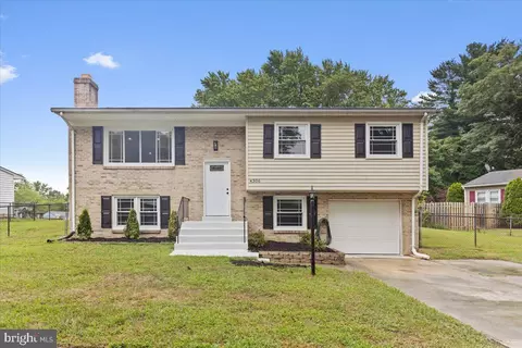 4306 Canyonview Dr, Marlboro, MD 20772