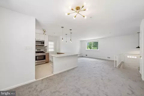 Living - 8718 Deborah St, Clinton, MD 20735 photo 5 of 8