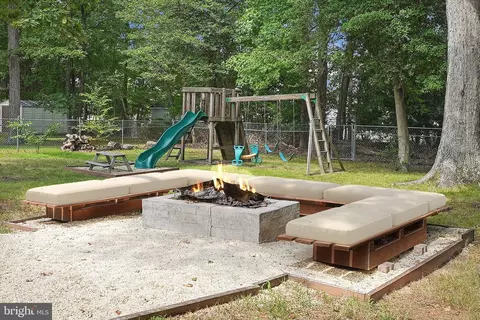 Exterior - 8718 Deborah St, Clinton, MD 20735 photo 6 of 6