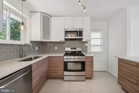Kitchen - 8718 Deborah St, Clinton, MD 20735 photo 7 of 9