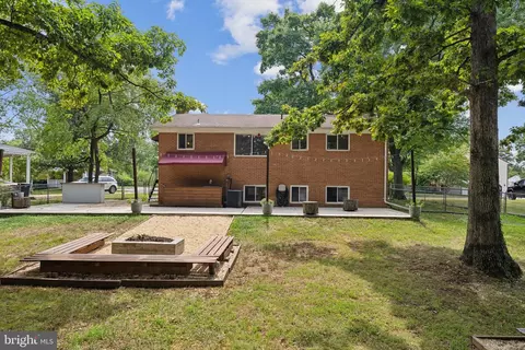 Exterior - 8718 Deborah St, Clinton, MD 20735 photo 5 of 6