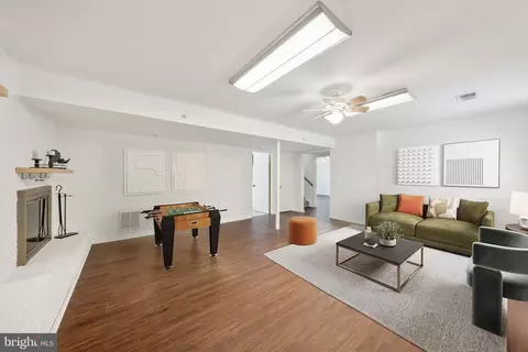 Living - 8718 Deborah St, Clinton, MD 20735 photo 7 of 8