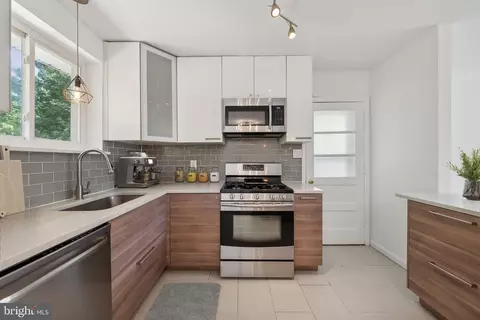 Kitchen - 8718 Deborah St, Clinton, MD 20735 photo 6 of 9