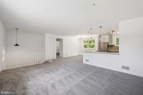 Living - 8718 Deborah St, Clinton, MD 20735 photo 4 of 8