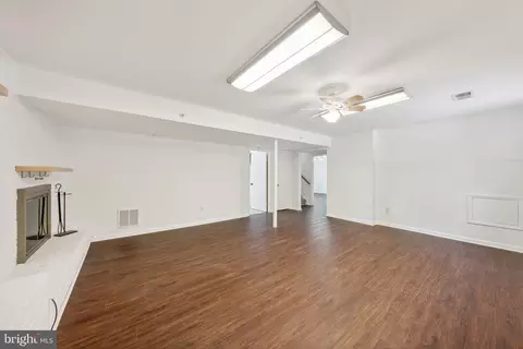 Living - 8718 Deborah St, Clinton, MD 20735 photo 8 of 8