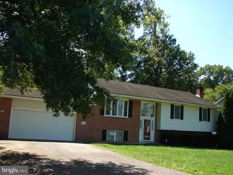 11201 Prospect Hill Rd, Glenn Dale, MD 20769