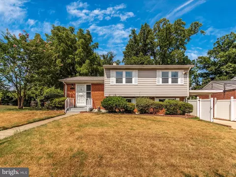 1402 Ray Rd, Hyattsville, MD 20782