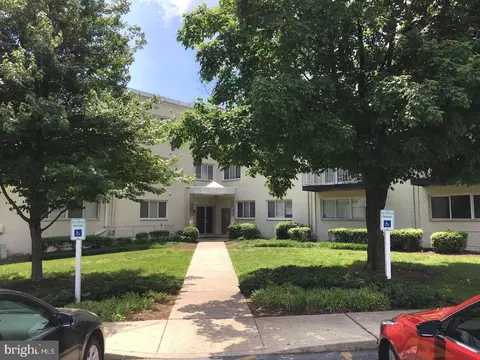 1009 Chillum Rd #318, Hyattsville, MD 20782