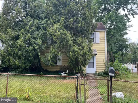 2414 Greeley Pl, Hyattsville, MD 20785