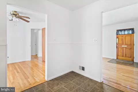 Entry Way - 9203 Kimbark Ave, Lanham, MD 20706 photo 6 of 7
