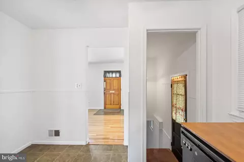 Entry Way - 9203 Kimbark Ave, Lanham, MD 20706 photo 5 of 7