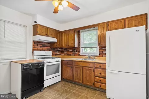 Kitchen - 9203 Kimbark Ave, Lanham, MD 20706 photo 2 of 3