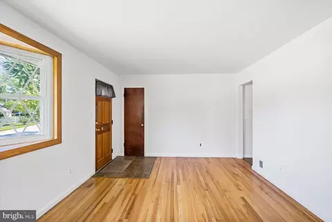 Living - 9203 Kimbark Ave, Lanham, MD 20706 photo 5 of 7