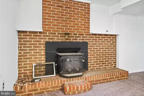 Living - 9203 Kimbark Ave, Lanham, MD 20706 photo 6 of 7