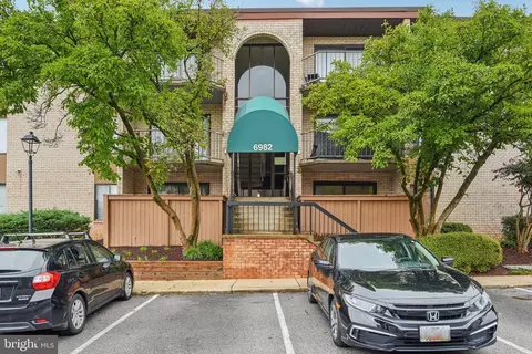 6982 Hanover Pkwy #201, Greenbelt, MD 20770