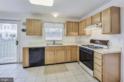 5810 Huckburn Ct, Laurel, MD 20707 photo 10