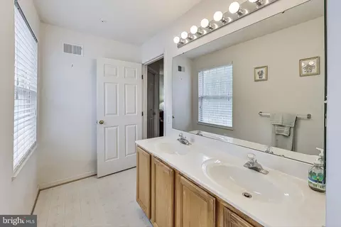 5810 Huckburn Ct, Laurel, MD 20707 photo 22