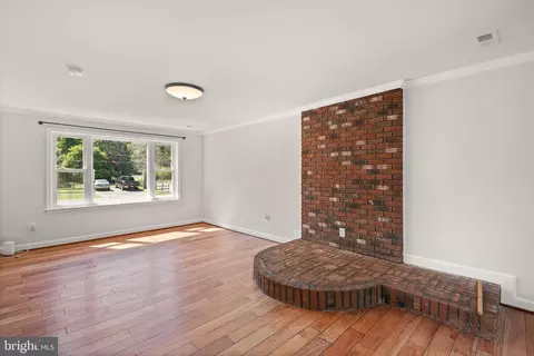 Living - 8600 Lantern Ln, Clinton, MD 20735 photo 1 of 7