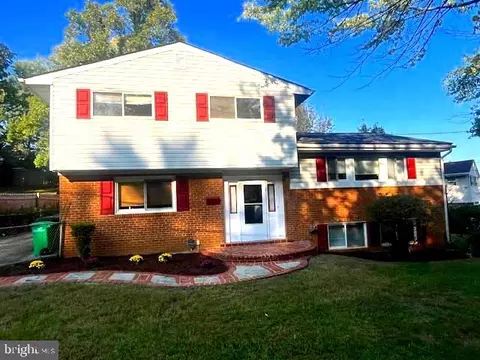 7424 Dominion Dr, Oxon Hill, MD 20745