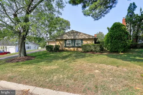 1108 Pennypacker Ln, Bowie, MD 20716 photo 2