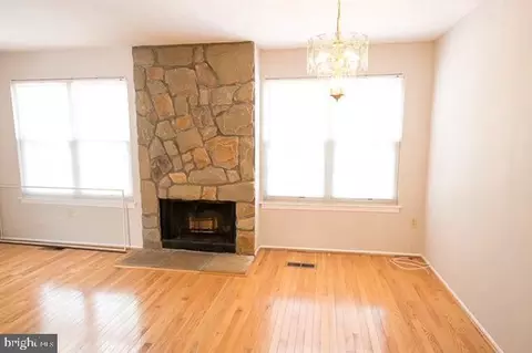8452 Snowden Oaks Pl, Laurel, MD 20708 photo 5
