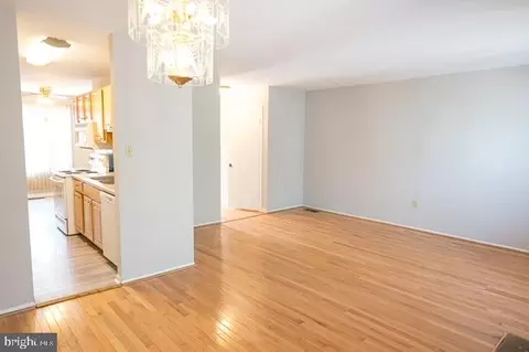 8452 Snowden Oaks Pl, Laurel, MD 20708 photo 6