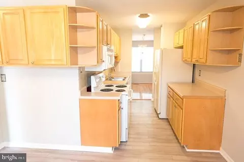 8452 Snowden Oaks Pl, Laurel, MD 20708 photo 7