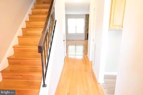 8452 Snowden Oaks Pl, Laurel, MD 20708 photo 2