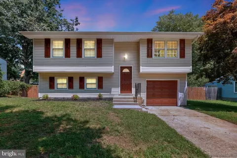 12400 Sturdee Dr, Marlboro, MD 20772
