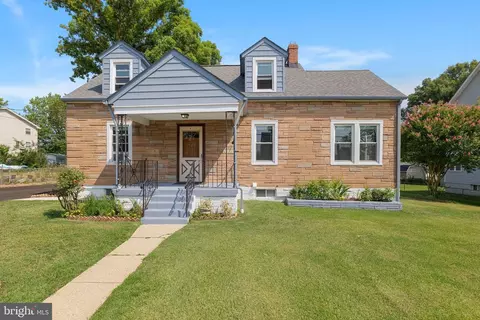 9022 2nd St, Lanham, MD 20706